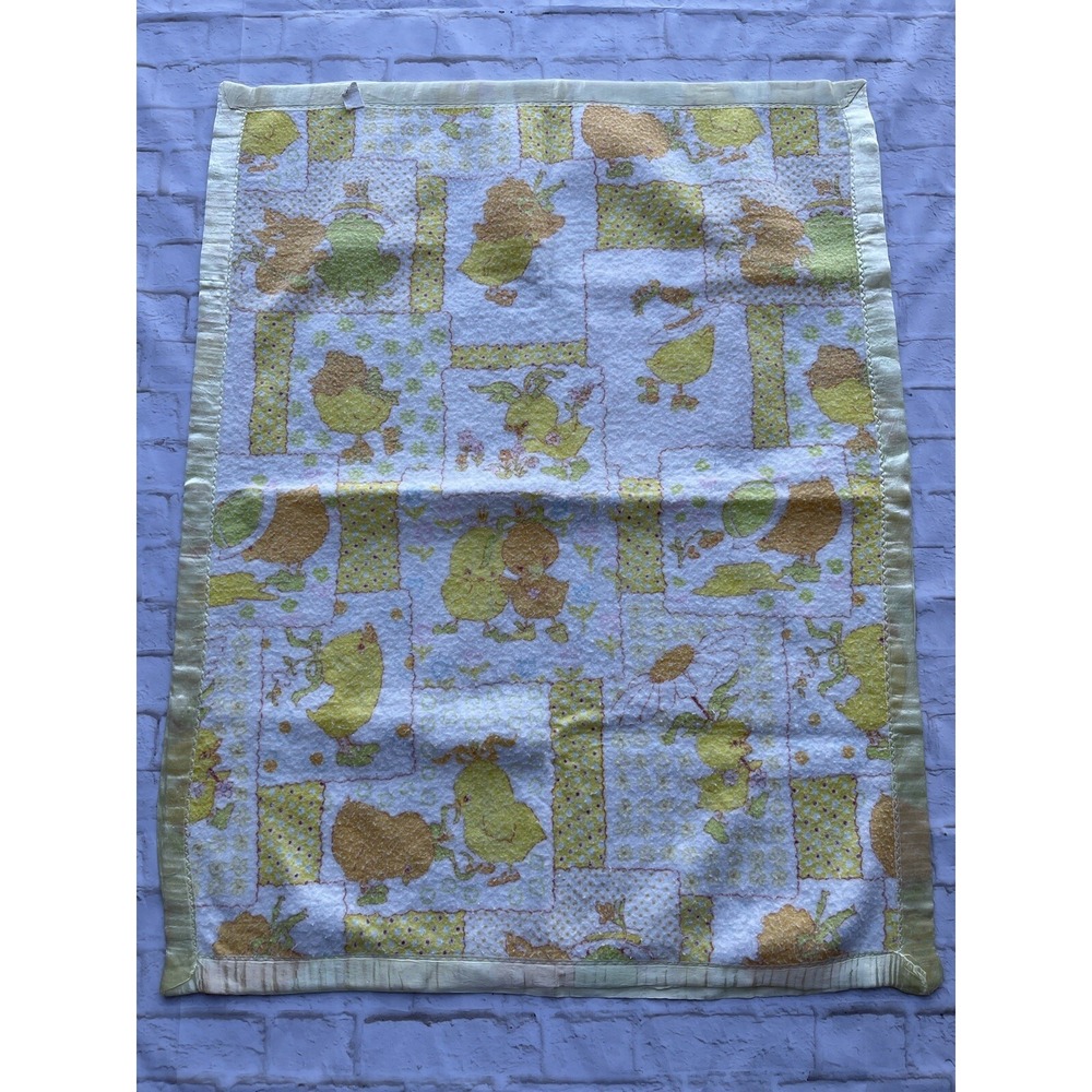 VTG Satin Trimmed Fleece Baby Blanket Orange Yellow Chics Ducks Frogs 44" x 34"